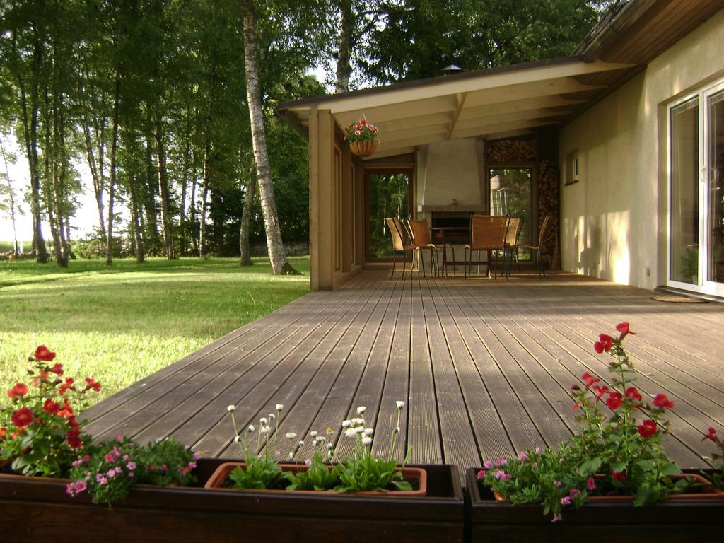 Mere Holiday House Salme Exterior foto